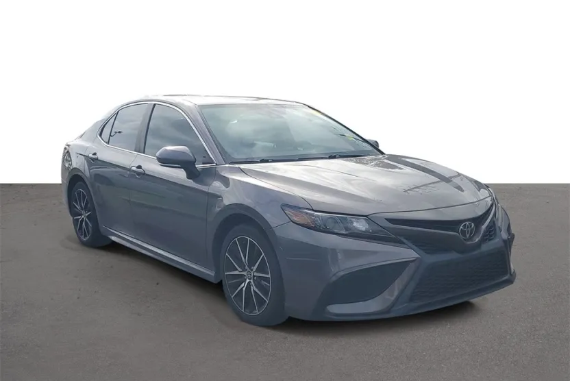 2021 Toyota Camry SE photo 1