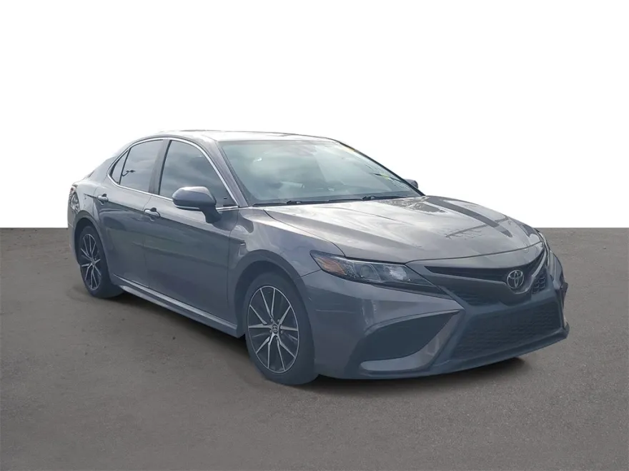 2021 Toyota Camry SE photo 1