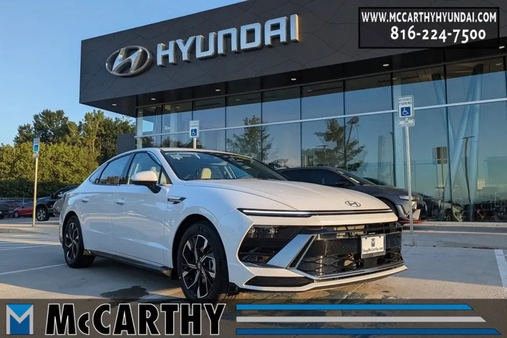 2025 Hyundai Sonata SEL photo 1