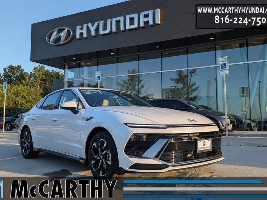 2025 Hyundai Sonata SEL photo 1