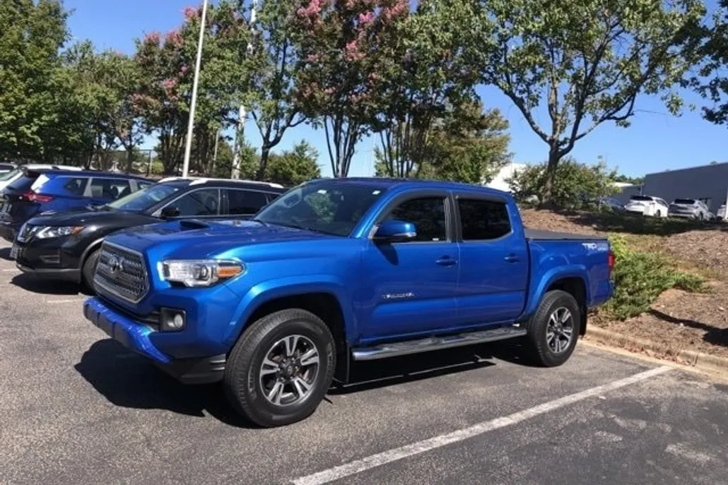 2016 Toyota Tacoma TRD Sport V6 photo 1