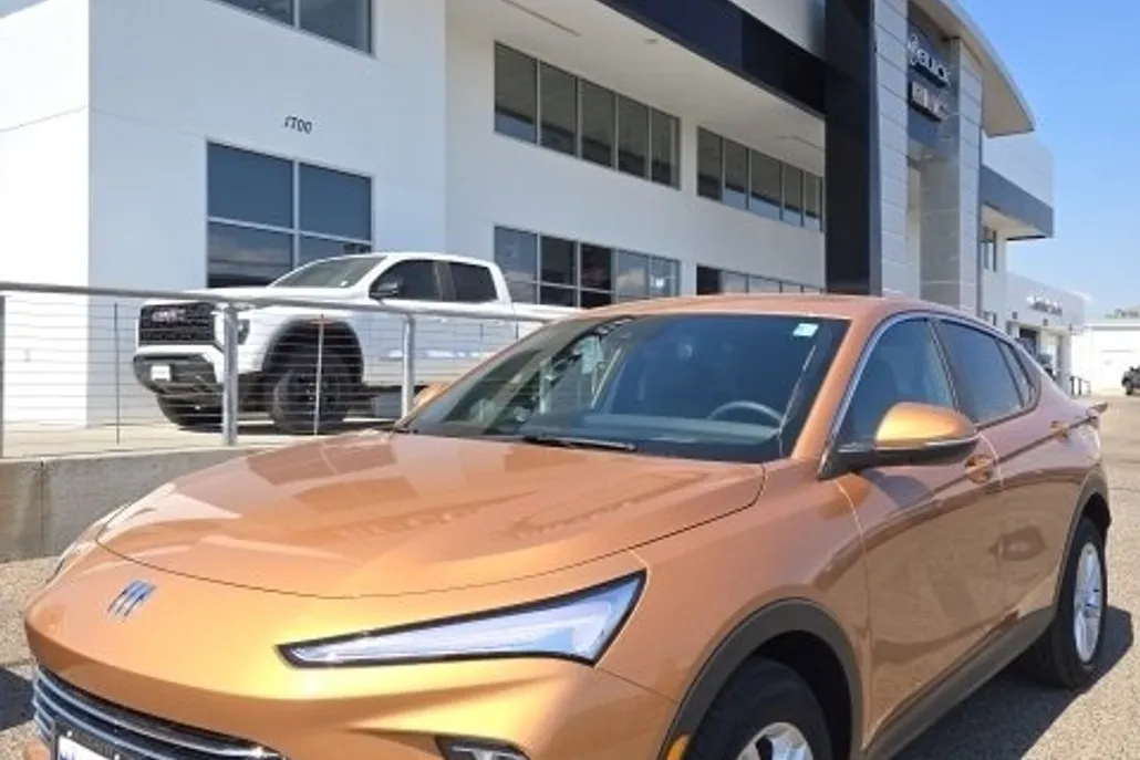 2025 Buick Envista Preferred photo 1