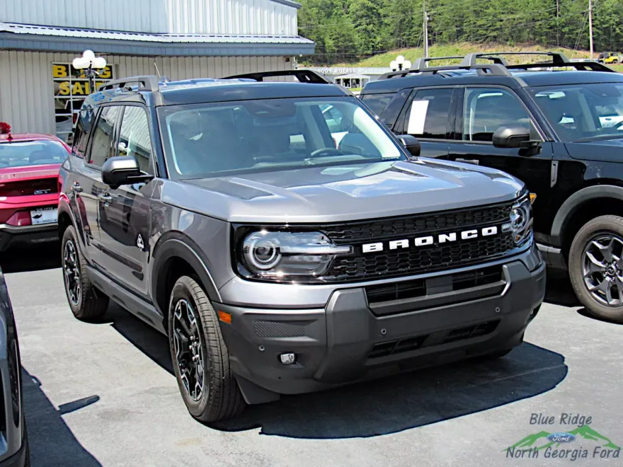 2025 Ford Bronco Sport Outer Banks photo 1