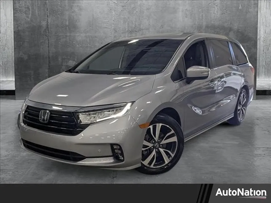 2022 Honda Odyssey Touring photo 1