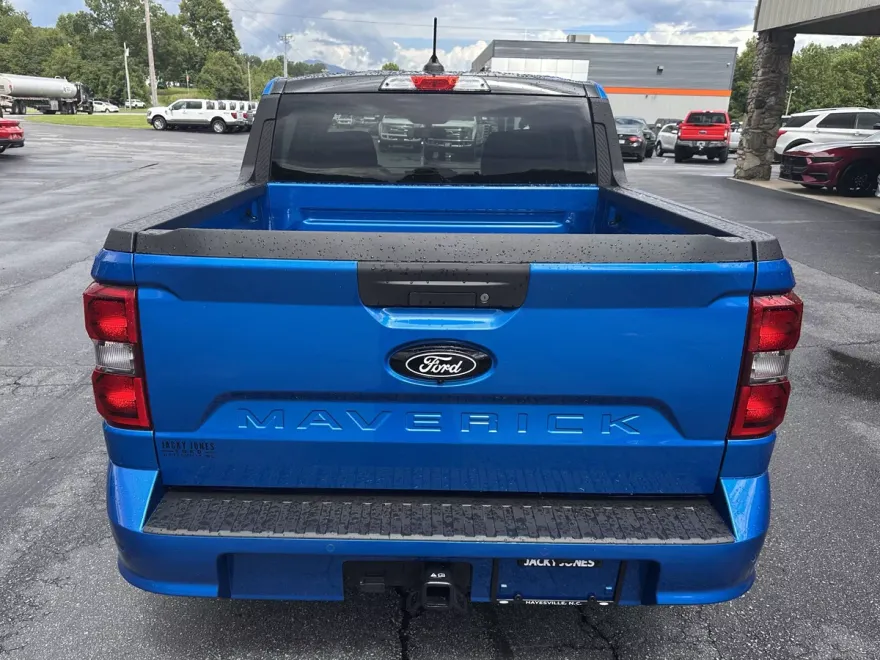 2025 Ford Maverick photo 1