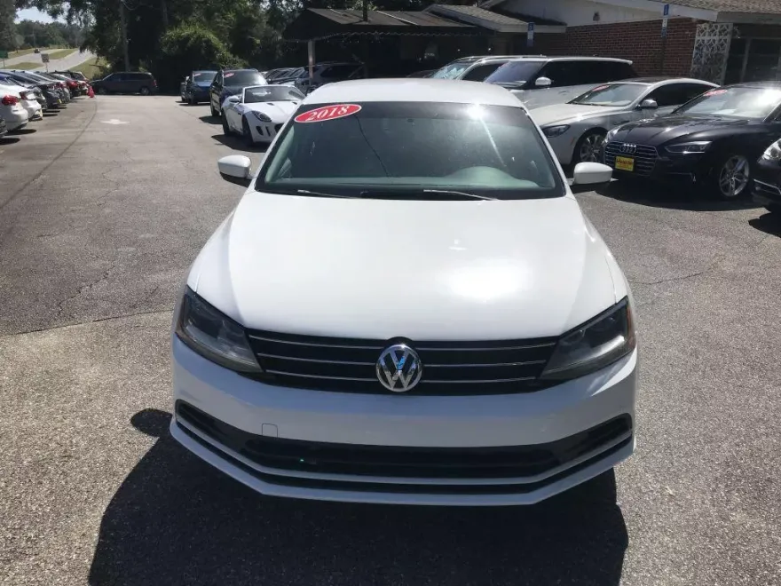 2018 Volkswagen Jetta S photo 2