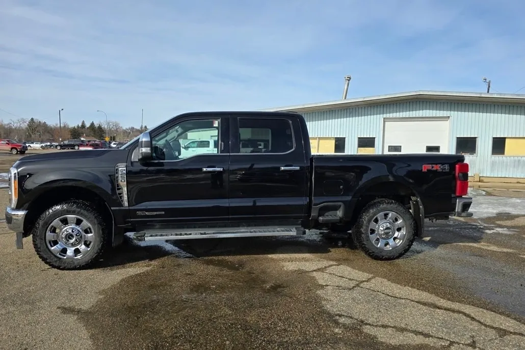 2023 Ford F-250 photo 1