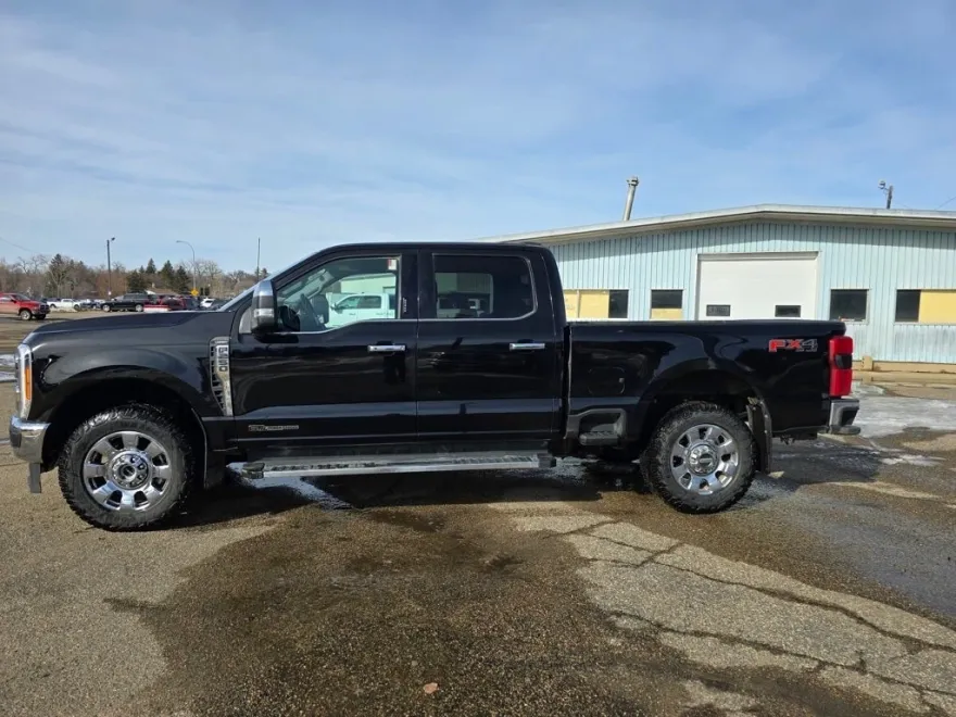 2023 Ford F-250 photo 1