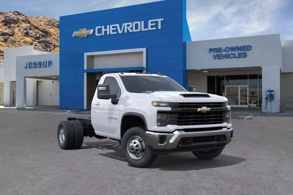 2025 Chevrolet Silverado 3500HD Work Truck photo 1