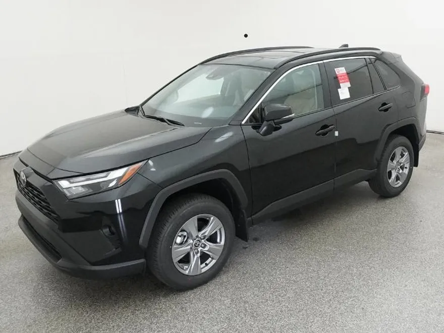 2025 Toyota RAV4 XLE photo 1