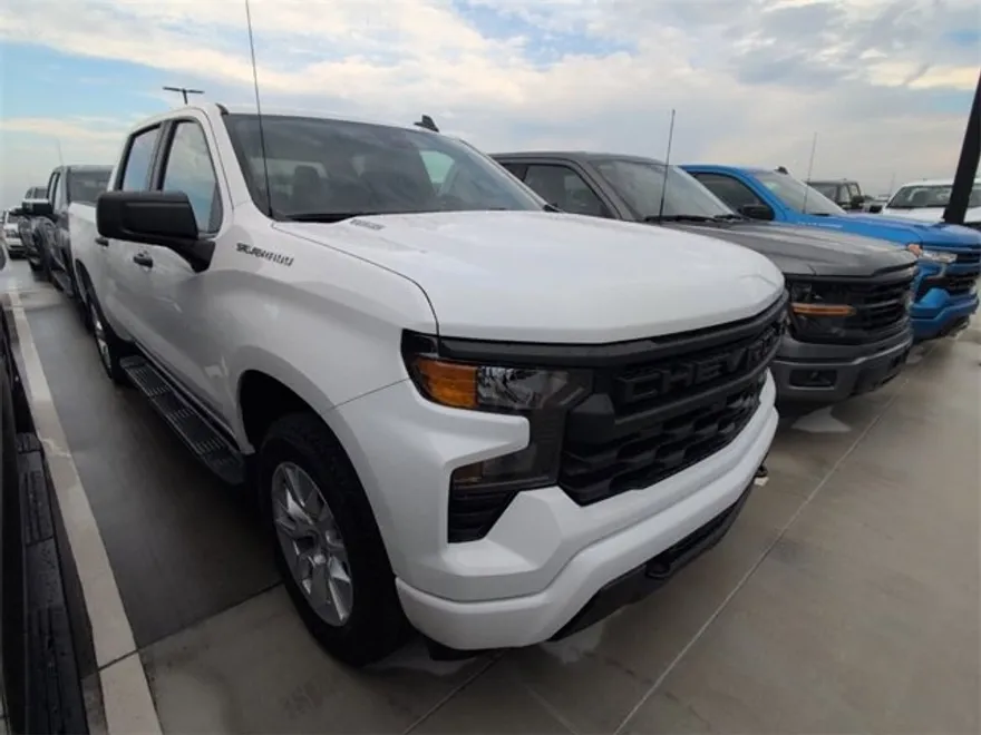 2026 Chevrolet Silverado 1500 Custom photo 1