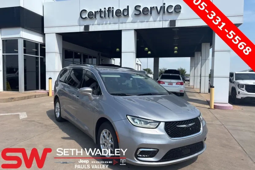 2021 Chrysler Pacifica Touring L photo 1