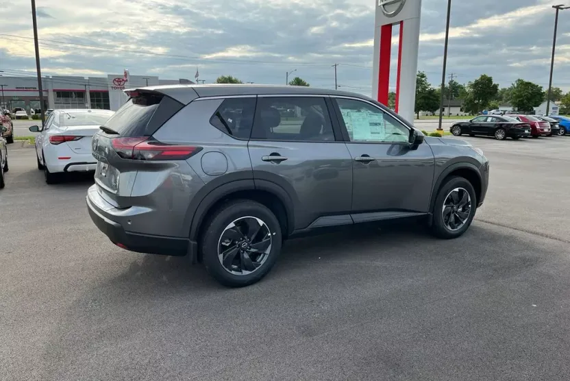 2026 Nissan Rogue SV photo 1