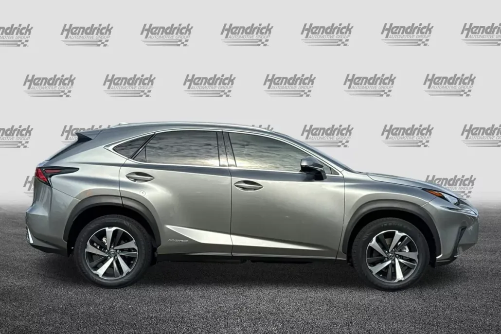 2021 Lexus NX 300h photo 1