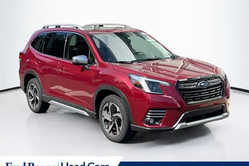2023 Subaru Forester Touring photo 1