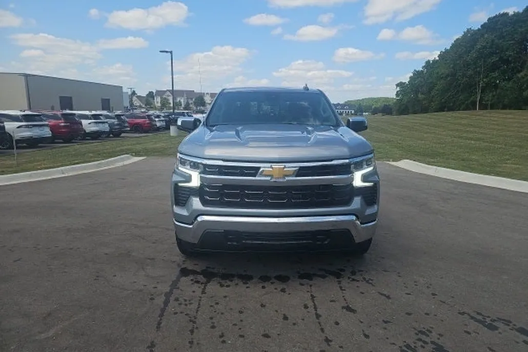 2025 Chevrolet Silverado 1500 LT photo 1