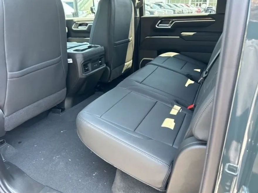 2025 Chevrolet Silverado 2500HD LT photo 1