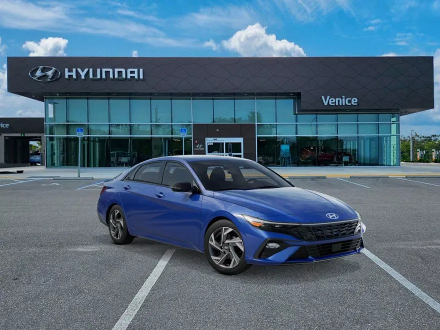 2025 Hyundai Elantra SEL Sport photo 1
