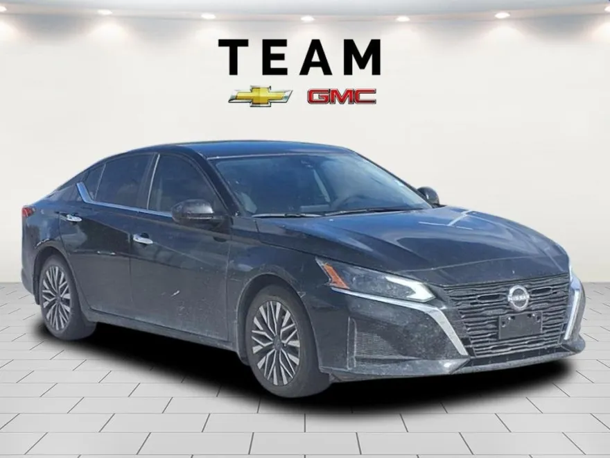 2024 Nissan Altima 2.5 SV photo 1