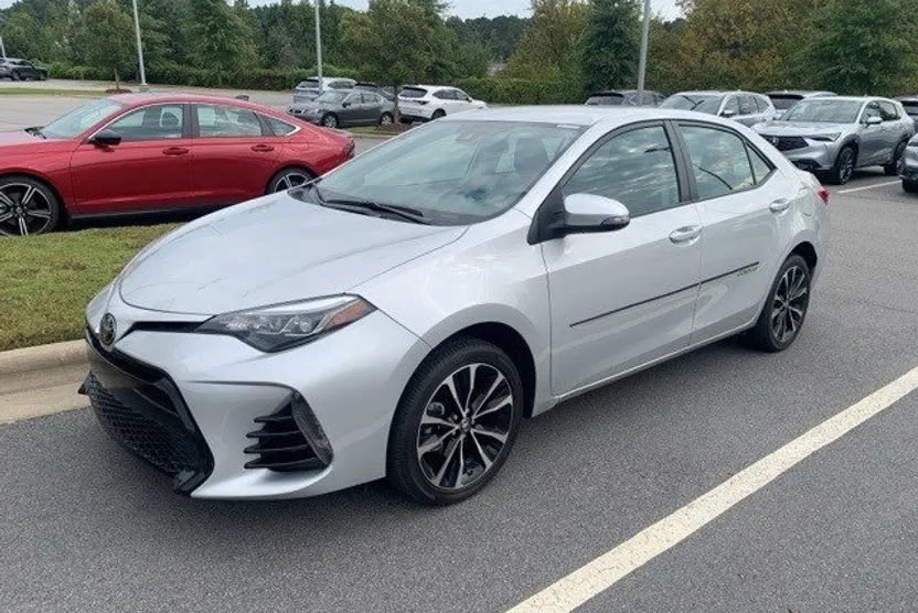 2019 Toyota Corolla SE photo 1