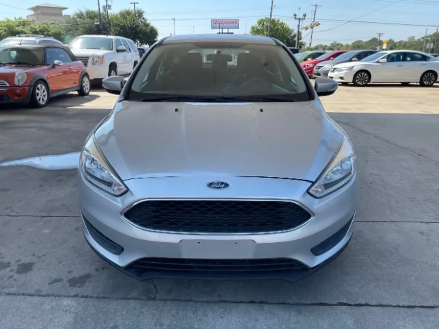2017 Ford Focus SE photo 1