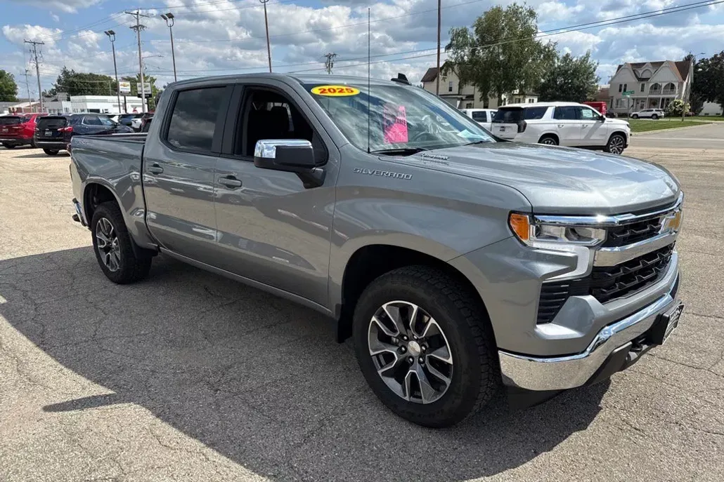 2025 Chevrolet Silverado 1500 LT photo 1