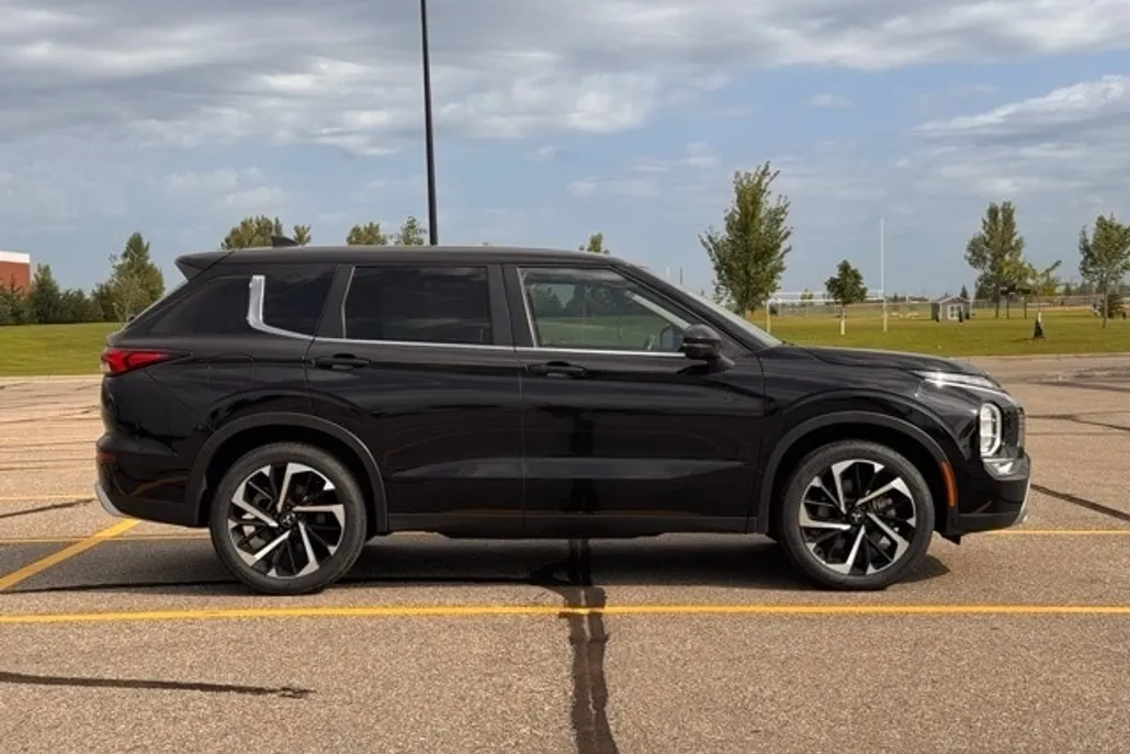 2022 Mitsubishi Outlander SE 2.5 S-AWC photo 1