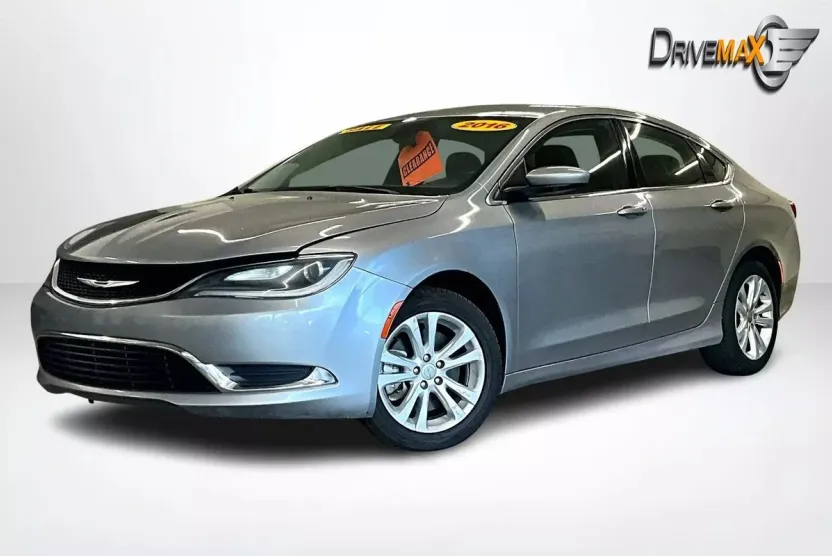 2016 Chrysler 200 Limited photo 1