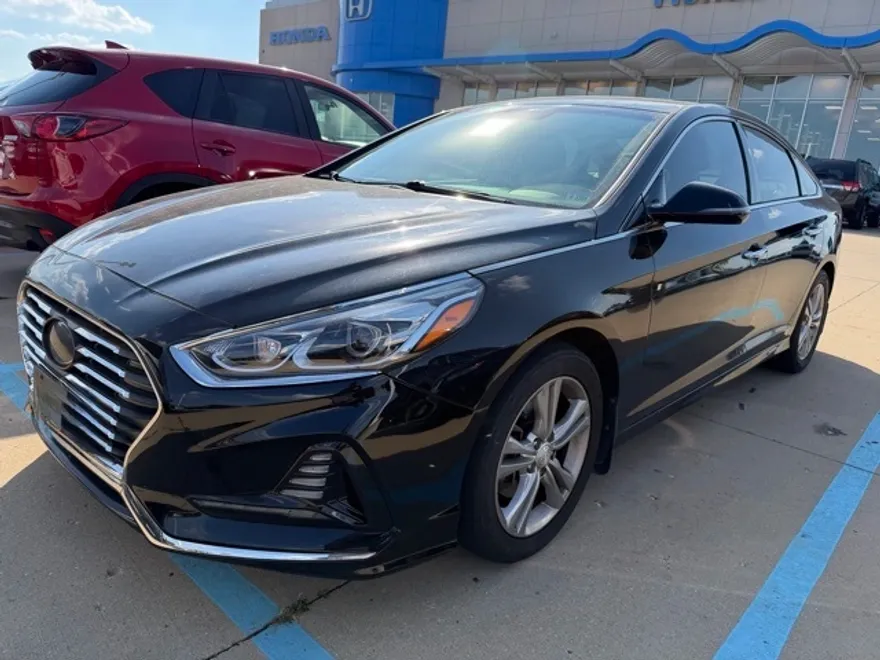 2018 Hyundai Sonata Limited photo 1