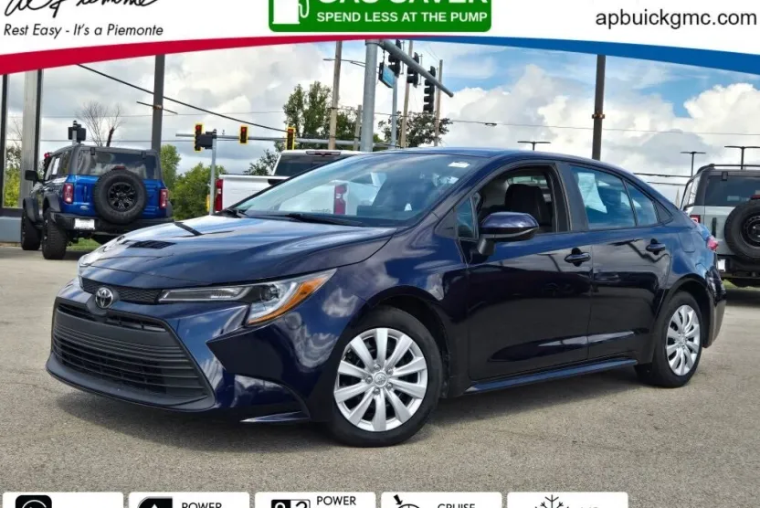 2023 Toyota Corolla LE photo 1