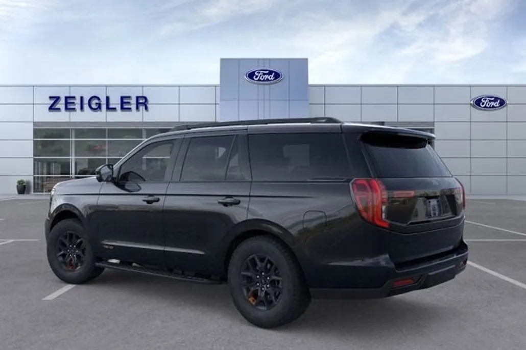2025 Ford Expedition photo 1