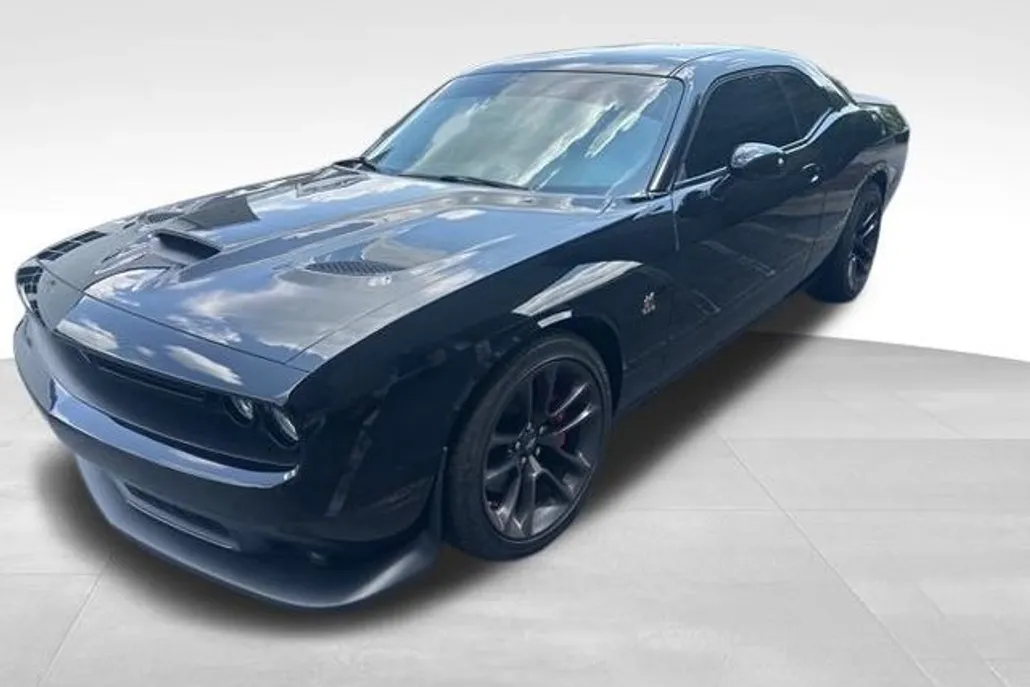2022 Dodge Challenger R/T Scat Pack photo 1