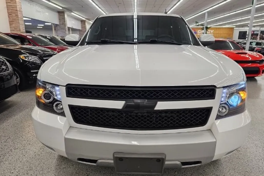 2011 Chevrolet Tahoe LT photo 1