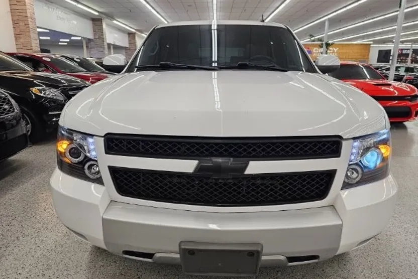 2011 Chevrolet Tahoe LT photo 1
