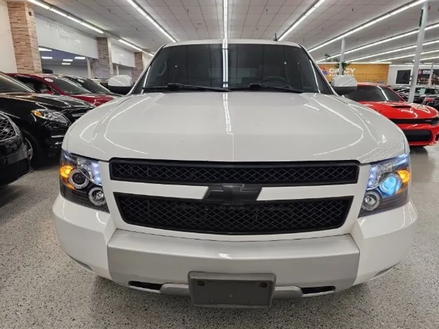 2011 Chevrolet Tahoe LT photo 1