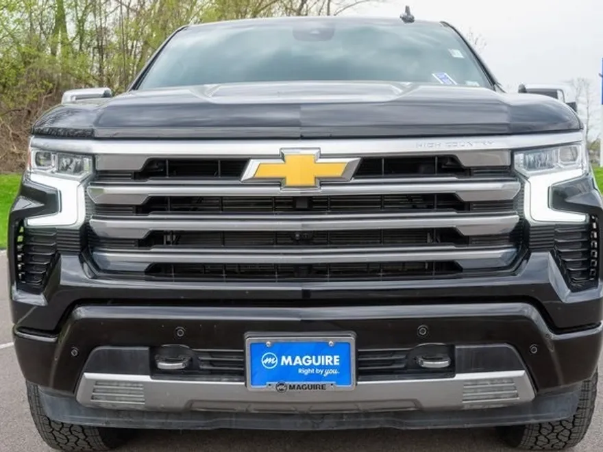 2024 Chevrolet Silverado 1500 High Country photo 1