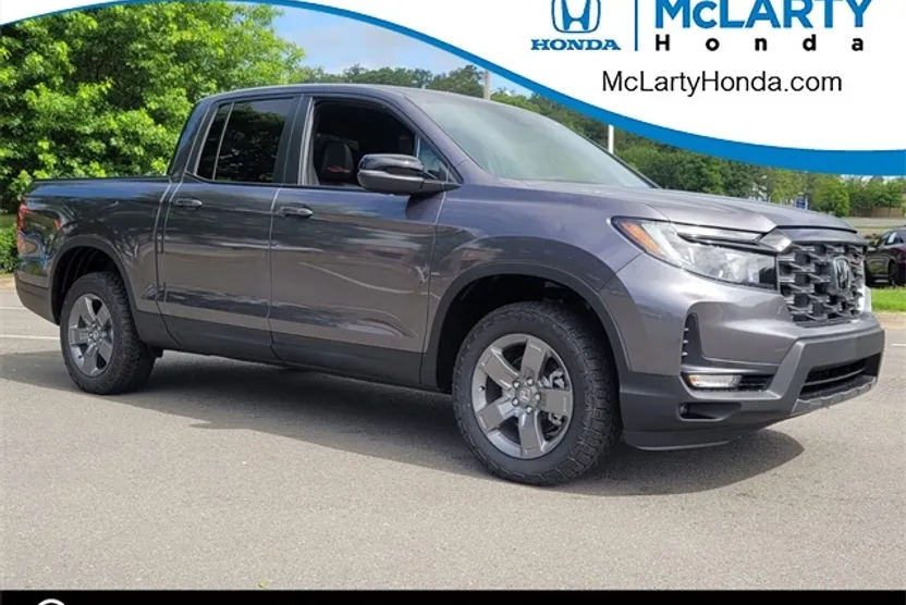 2025 Honda Ridgeline TrailSport photo 1