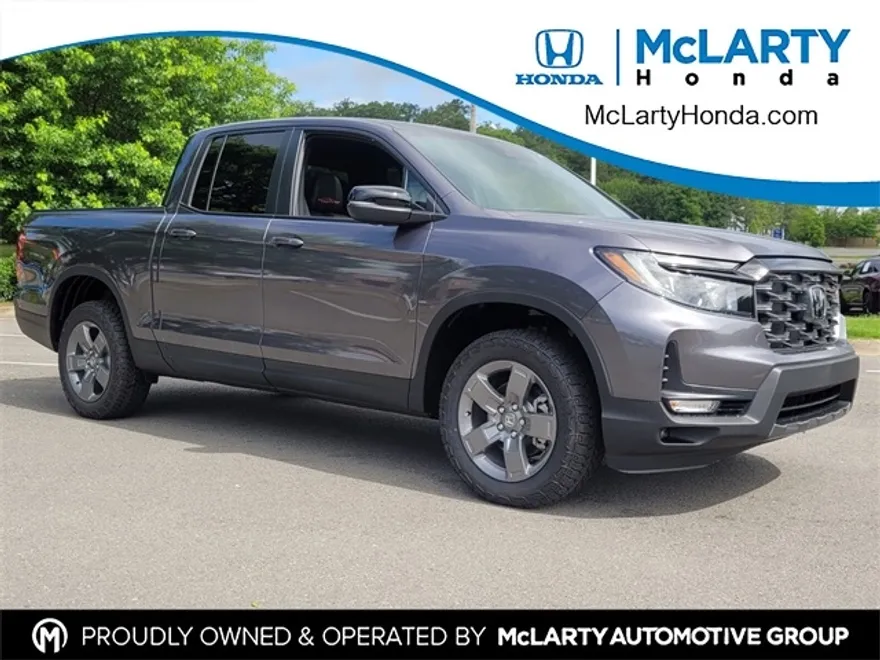 2025 Honda Ridgeline TrailSport photo 1