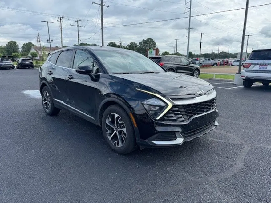 2023 Kia Sportage EX photo 1