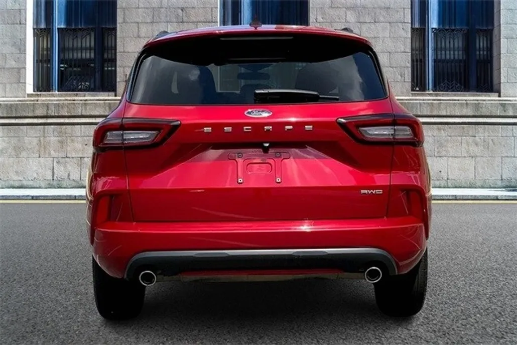 2024 Ford Escape ST-Line photo 1