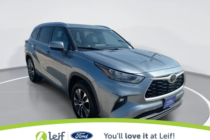 2020 Toyota Highlander XLE photo 1