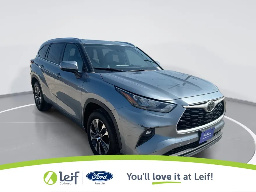 2020 Toyota Highlander XLE photo 1