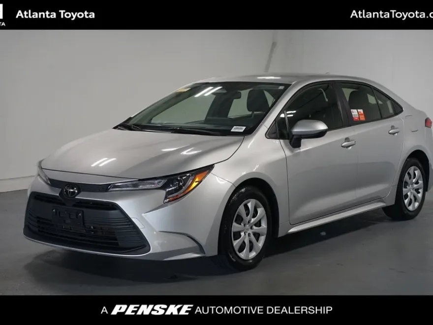 2023 Toyota Corolla LE photo 1