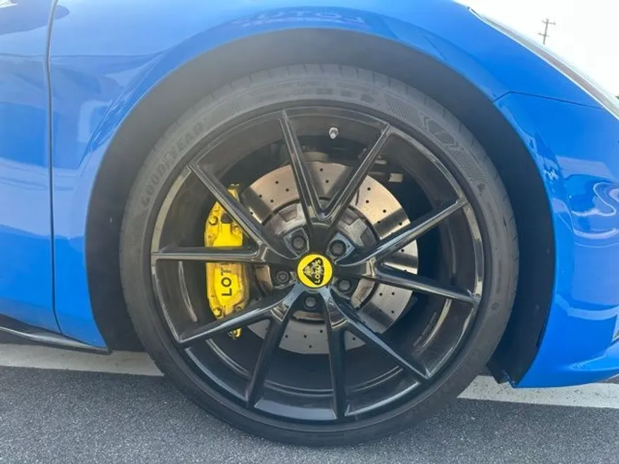 2024 Lotus Emira First Edition photo 1