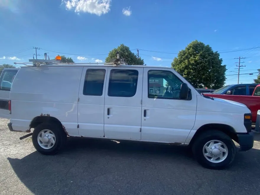 2013 Ford E-250 photo 1
