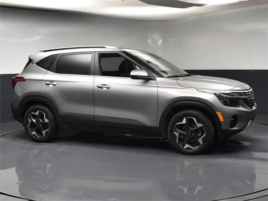 2025 Kia Seltos EX photo 1