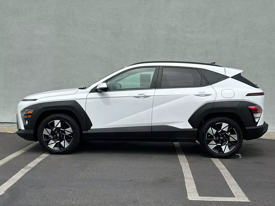 2024 Hyundai Kona SEL photo 1