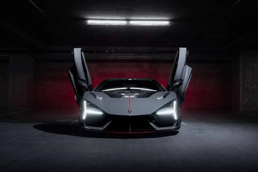 2024 Lamborghini Revuelto photo 1