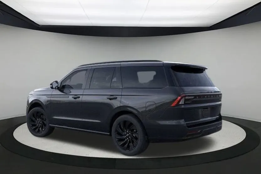 2025 Lincoln Navigator Reserve photo 1