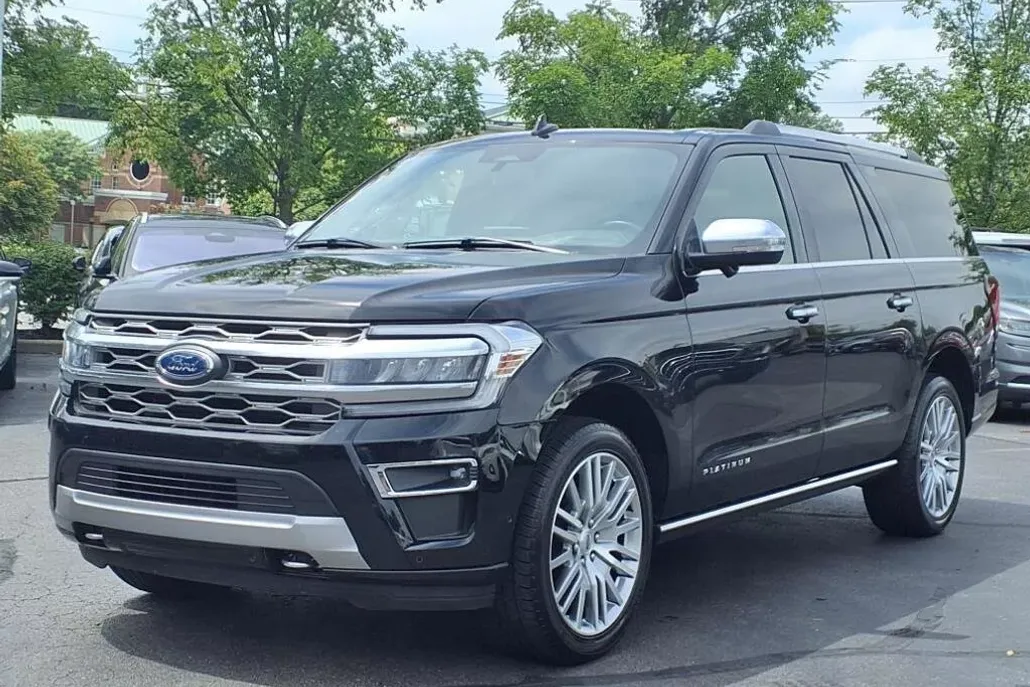 2024 Ford Expedition MAX Platinum photo 1